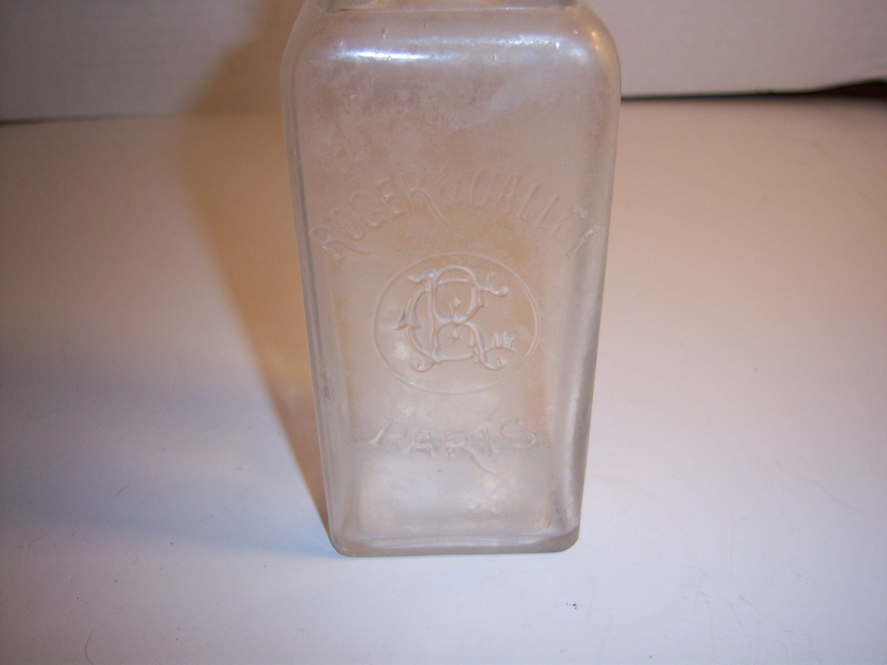 ROGER & GALLET PARIS アンティーク Vintage Roger & Gallet Eau de Toilette bottle Vera -Violette