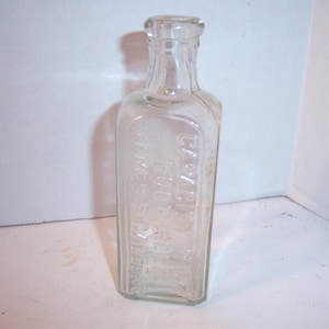 PA2 - 1900&#39;s Capacity 3 oz Root Beer Makes 5 Gallons 4 1/2 inch Clear food bottle