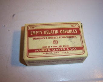 BW - 1920-40's Parke Davis Detroit Mich Empty Gelatin Capsules NO 4 - 2 3/4" Long Druggist Pharmacy Medicine Cardboard Box