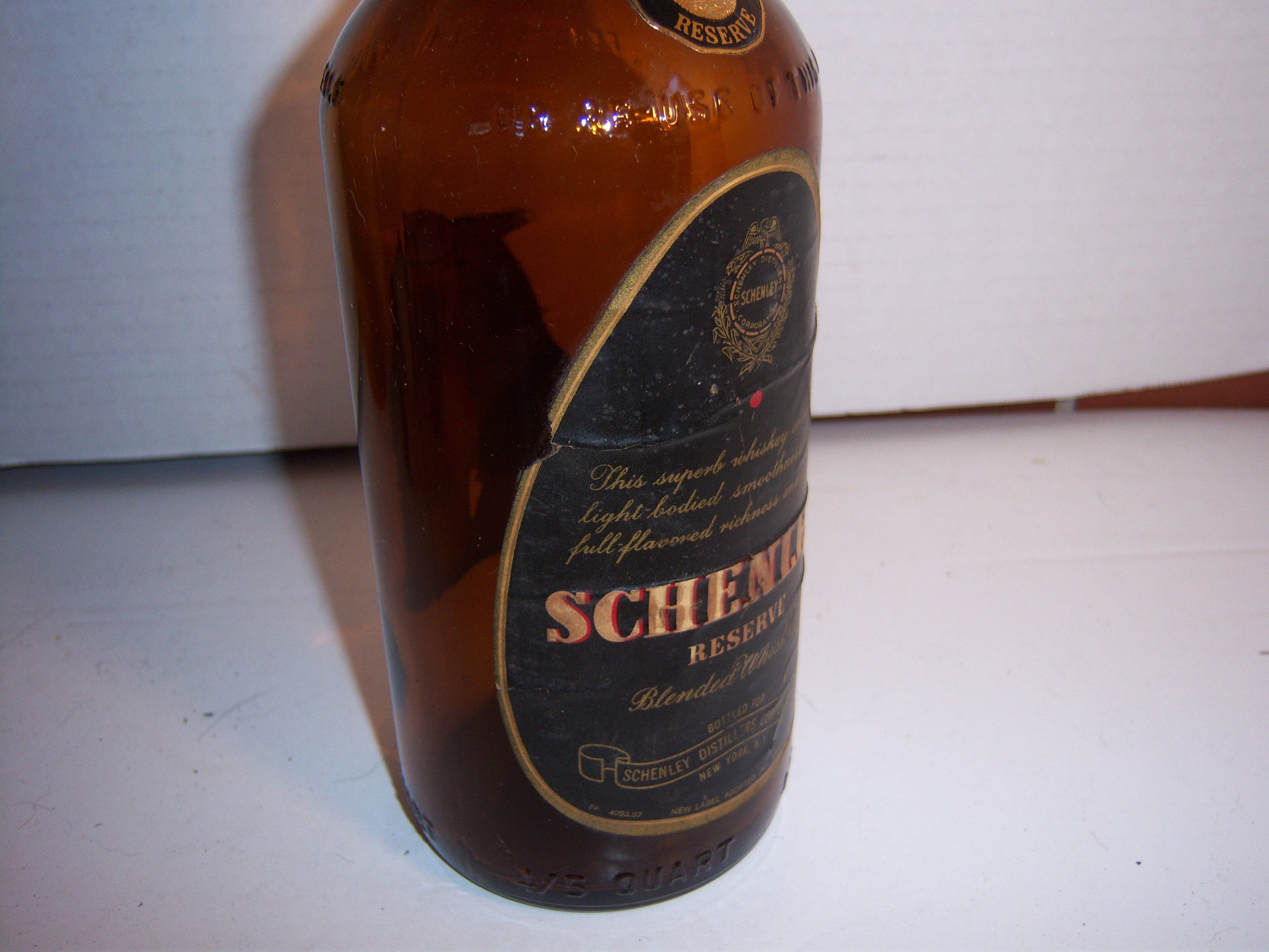 MU - 1940's Schenley Reserve Whiskey New York NY W/las Amber Quart