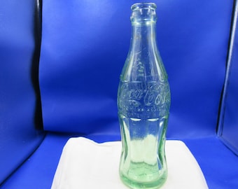 PA6 - 1949 Coke Coca Cola Hobbleskirt Reading PA Light green 6 oz soda bottle
