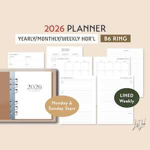 Może przedstawiać: Beżowy planer B6 na rok 2026 z układami rocznymi, miesięcznymi i tygodniowymi. Zawiera liniowane strony tygodniowe, arkusze zadań i rozpoczęcie w poniedziałek i niedzielę. Planer ma napis "2026 PLANNER".