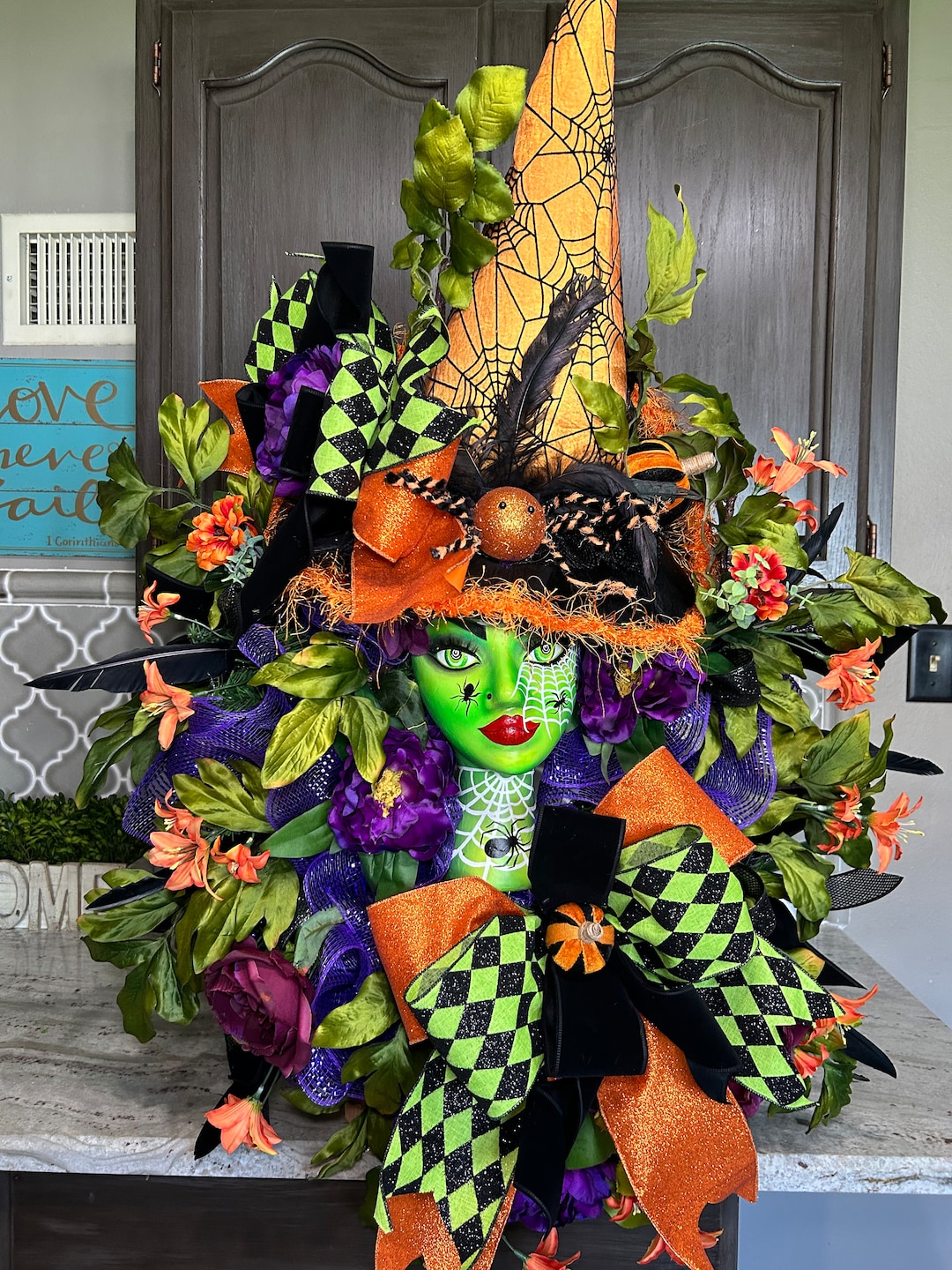 NEMMXUB Halloween Hexenkranz 35cm - Mit Hexenhut Und Beinen Für Türdeko