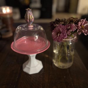 Återvunnet rosa piedestalfat med lock | Kristen heminredning med bibelvers (1 av 1)