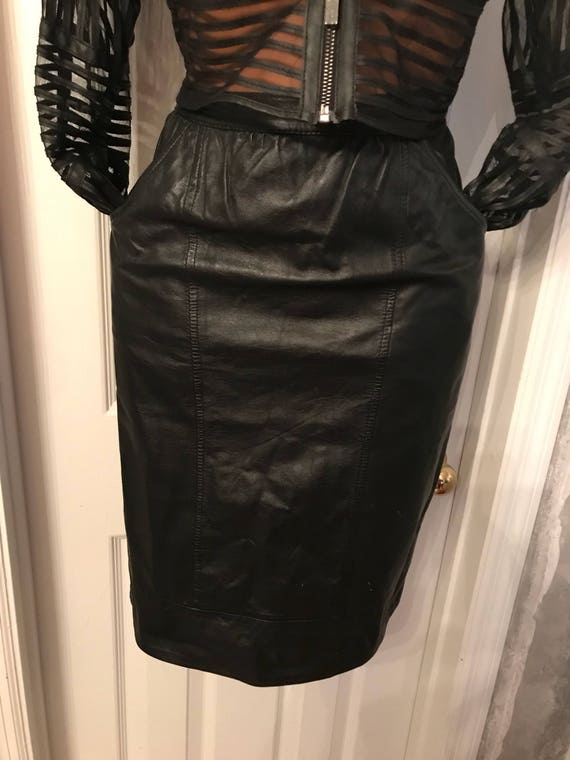 Vintage 1990's Black Leather Pencil Skirt/ La Vog… - image 2