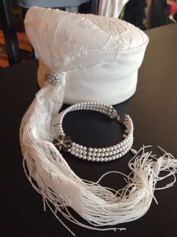 Vintage Whittall & Shon Cream White Pill Box Hat