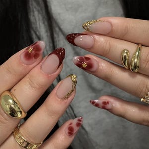 Bordeaux & Gold Press-On Nails – Élégance Vintage