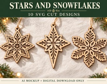 Puede incluir: Tres adornos de madera cortados con láser con intrincados patrones de estrellas y copos de nieve con colgadores de yute. El texto STARS AND SNOWFLAKES 10 SVG CUT DESIGNS y AI MOCKUP DIGITAL DOWNLOAD ONLY aparece en los carteles verdes.