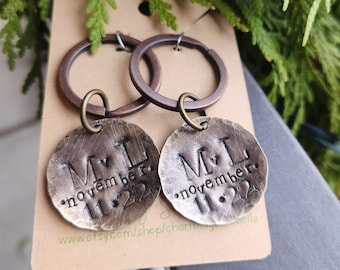 Custom Wedding Gift; Couples keychains; Anniversary present; Personalized Date and Initials