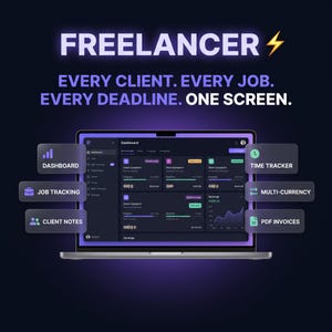Op de afbeelding: Een laptop met een donker dashboard-interface en paarse accenten. De tekst luidt: FREELANCER, EVERY CLIENT. EVERY JOB. EVERY DEADLINE. ONE SCREEN. Zwevende labels bevatten DASHBOARD, JOB TRACKING, CLIENT NOTES, TIME TRACKER, MULTI-CURRENCY en PDF INVOICES.