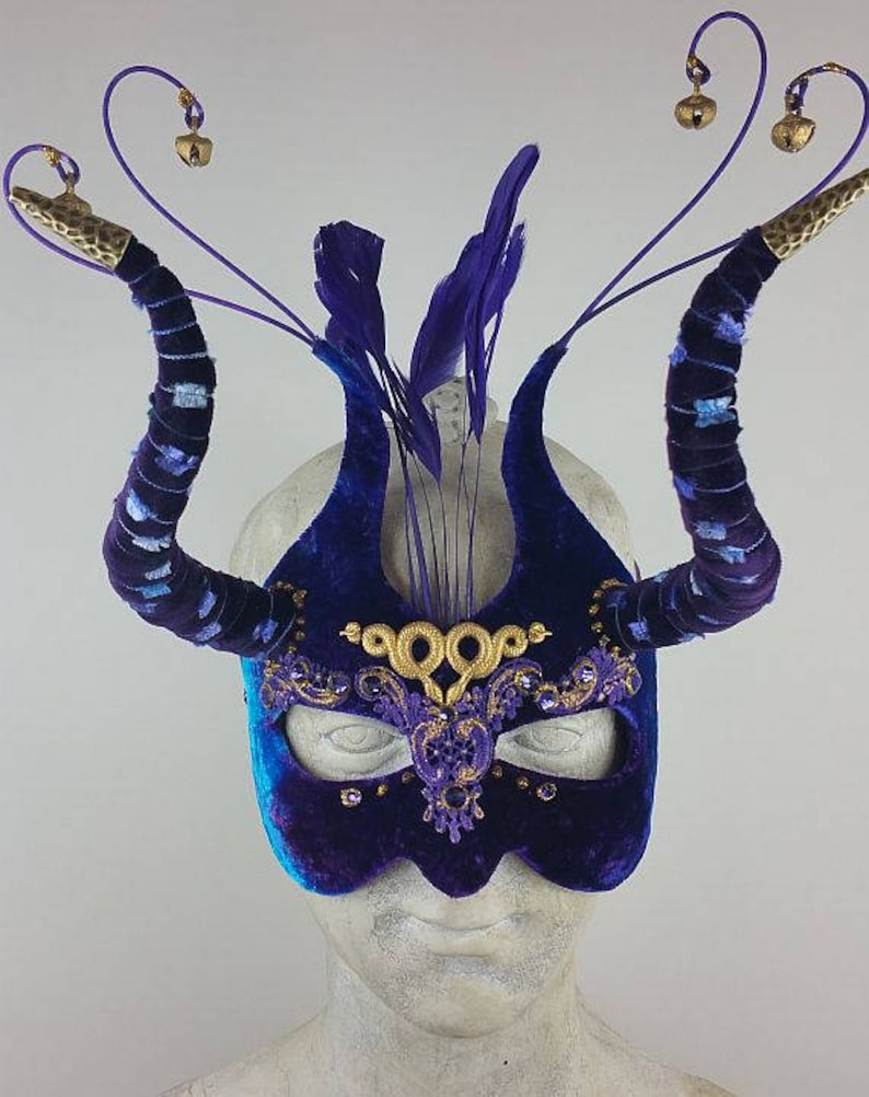 Masque de mascarade violet//Masque de mascarade violet//Masque de mascarade//Masque//Mascarade masquée//Mascarade dHalloween//Mardi Gras image 1