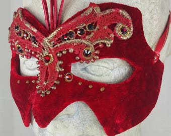 Red Masquerade Mask//Mens Masquerade Mask//Masquerade Mask//Mask//Halloween Masquerade Mask//Mardi Gras Masquerade Mask//Masquerade Mask Red