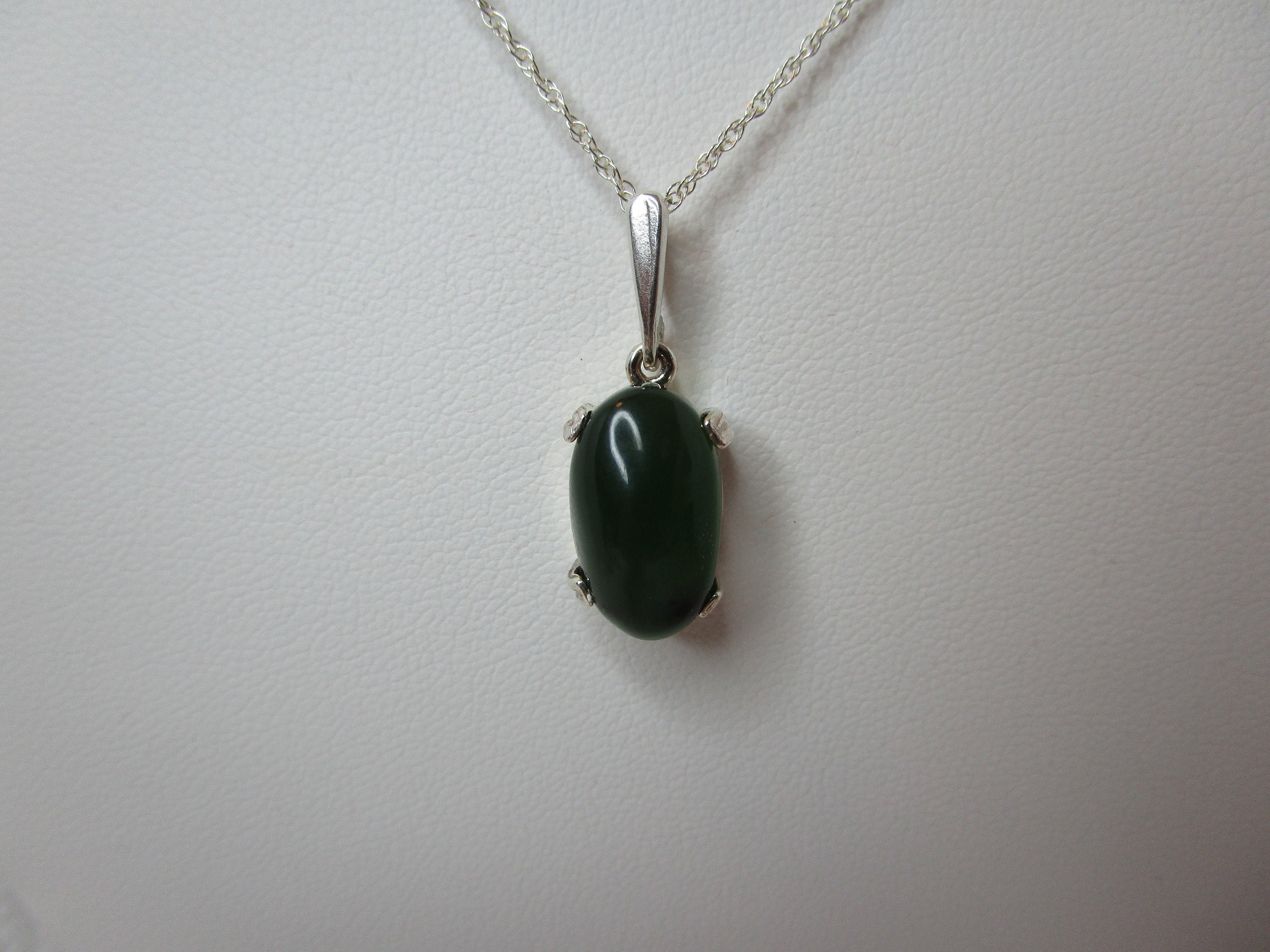 Oval Cabochon Cut Indian Serpentine Necklace in Sterling