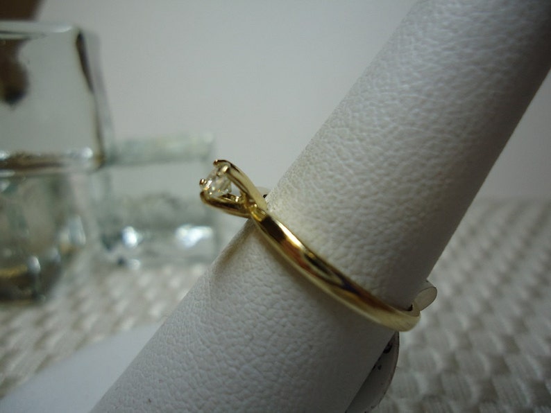 Round Cut White Diamond Ring in 14 karat Yellow Gold #1179