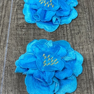 NEU, 2-teiliges Set, 3D-Pfingstrosen-Spitzenblumen "TURQUOISE" Flower (Größe 3,5 "), passende Spitze zum Aufnähen, Blumenaufnäher."