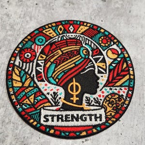 Patch Party Club, (1 pz.) &quot;Strength Queen&quot; Design afrocentrico vibrante, taglia 4&quot; da stirare, toppa ricamata, toppa della storia nera per giacche e cappelli