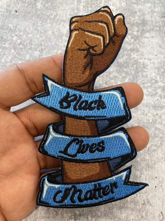 Black Lives Matter #BLM texte simple brodé à repasser à coudre sur un écusson pour vêtements, etc. 7 x 3,5 cm - France