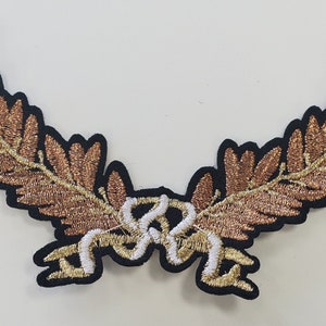 Heraldischer, (1-teiliger) Gefiederter Flügel Royalty Crest, Gold Metallic, Kupfer, und schwarzes Emblem Patch, DIY, Gestickte Applikation Aufnäher, Größe 15 cm