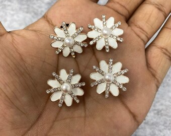 1 pezzo: Ciondolo femminile "Fiore di strass perlati" per Crocs; Ciondoli simbolici per zoccoli; Ciondolo carino per scarpe e braccialetti in silicone