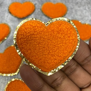 Nuevo: Parche de corazón de chenilla naranja con purpurina dorada, tamaño 2.5, con reverso termoadhesivo, aplique afelpado, ideal para niñas.