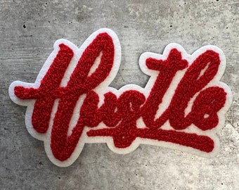 Nieuwe maat, rode en witte "hustle" chenillepatch (opstrijkbaar) 1 st, maat 6 x 4", varsity-patch voor denim, camouflageprint, hoodies, kleine patch