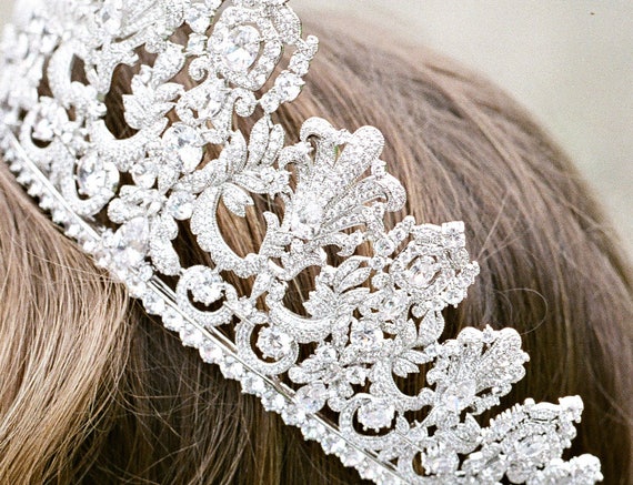 10 Bridal Tiaras That Are the Perfect Crowning Touch for Any