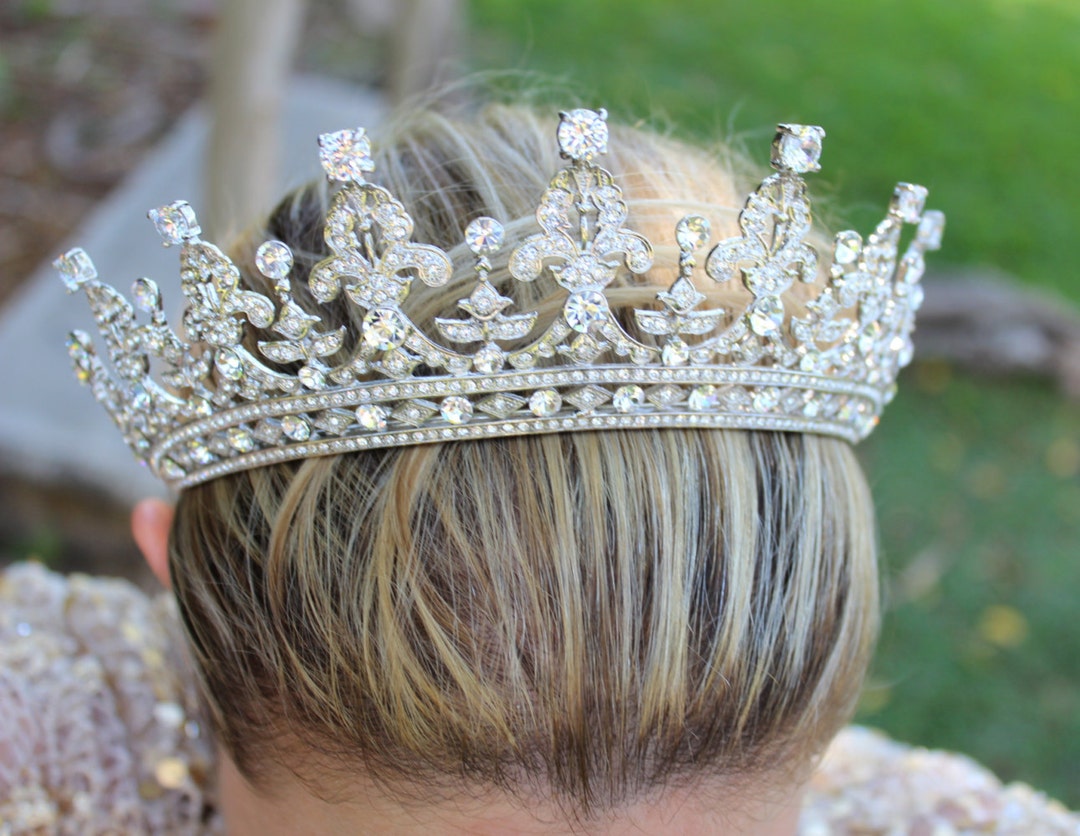 Queen Victoria Bridal Tiara: Swarovski Crystal Rhinestone  display picture 1