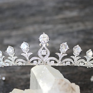 Bridal Tiara Wedding Tiara -KELLY ANNE Swarovski Bridal Tiara, Crystal Wedding Crown, Cubic Zirconia Tiara, Wedding Tiara, Diamante Crown