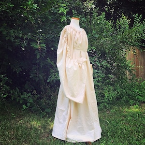 Women&#39;s chemise, adult renaissance costume, renaissance clothing, historical clothing, medieval gowns, medieval costumes, theatre costumes