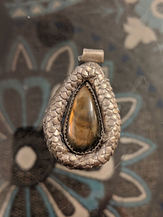 Rust Dragon Scale Pendant - Pendant Of Life Rust Dragons Rust Dragon Scale Pendant - Pendant Of Life Rust Dragons