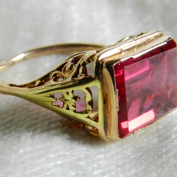 Vintage Antique Art Deco Ring, Ruby Filigree Tri Color Gold Antique Ring 14K Gift