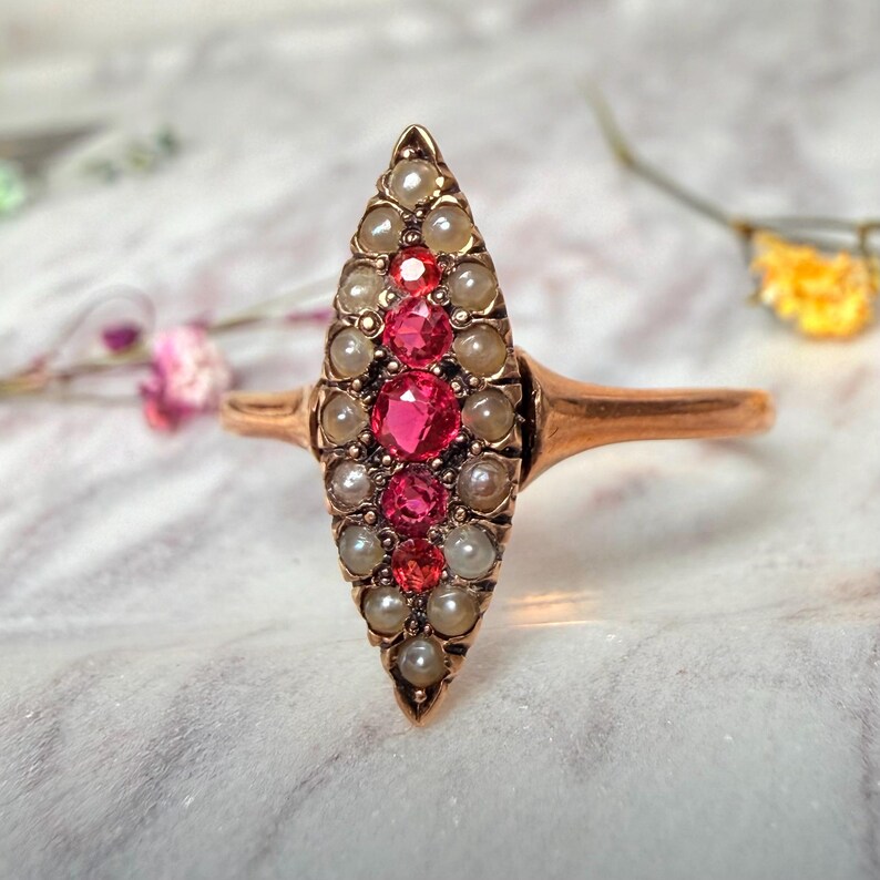 Victorian Ruby Ring 1800s Antique Shield Engagement Ring Gold 14K 1800s Ring Seed Pearl July Birthday Vintage Jewelry 14K afbeelding 6