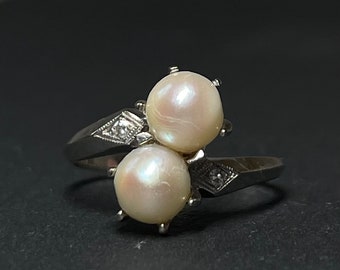 Pearl Ring 14K Bypass Pearl Engagement Ring 7 mm Art Deco Pearl Diamond Ring 14K White Gold Toi Et Moi Vintage Pearl Ring