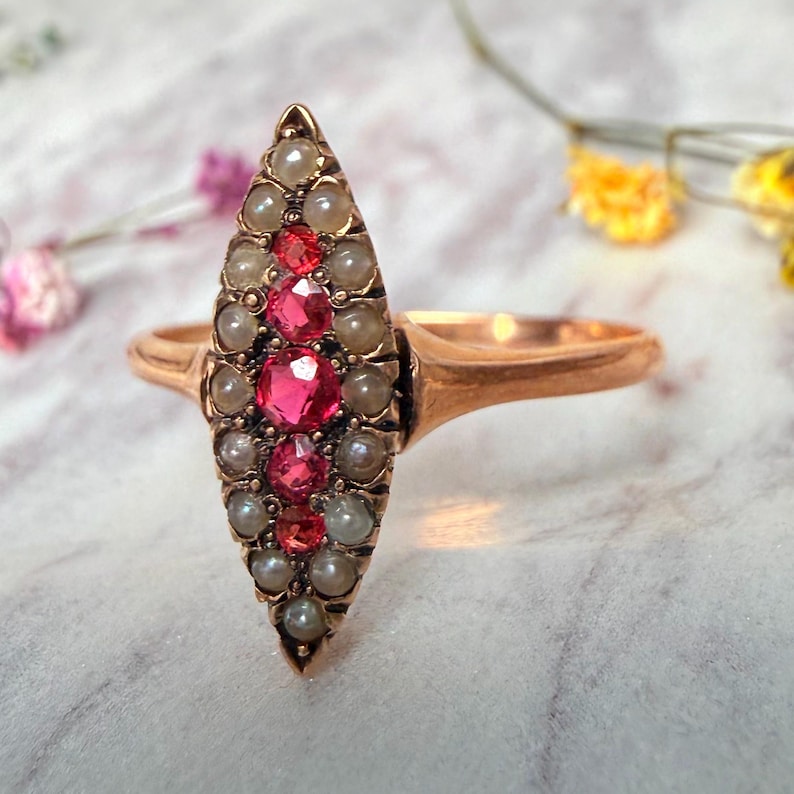 Victorian Ruby Ring 1800s Antique Shield Engagement Ring Gold 14K 1800s Ring Seed Pearl July Birthday Vintage Jewelry 14K afbeelding 7