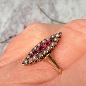 Victorian Ruby Ring 1800s Antique Shield Engagement Ring Gold 14K 1800s Ring Seed Pearl July Birthday Vintage Jewelry 14K afbeelding 9