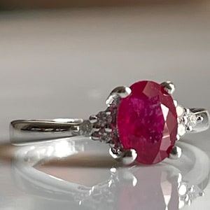 Ruby Ring Engagement Ring Diamond Natural Ruby Ring 14k White Gold July birthday birthday gift Vintage antique jewelry Rubies