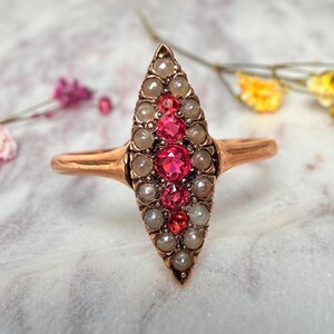 Victorian Ruby Ring 1800s Antique Shield Engagement Ring Gold 14K 1800s Ring Seed Pearl July Birthday Vintage Jewelry 14K afbeelding 10