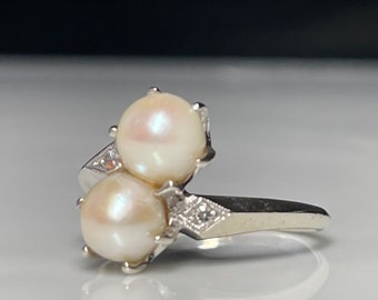 Pearl Ring 14K Bypass Pearl Engagement Ring 7 mm Art Deco Pearl Diamond Ring 14K White Gold Toi Et Moi Vintage Pearl Ring