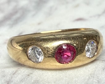 Robijnrode ring in 14 kt geelgouden ring met drie stenen en robijn met ringinstelling voor verlovingsring Natuurlijke robijnring juli unieke sieraden