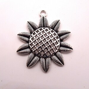 Sunflower antique silver pewter jewelry pendant  #Pen-14