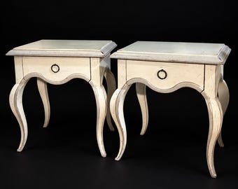 Mesita de noche de estilo campestre francés con cajón, mesa auxiliar vintage de estilo provenzal francés, mesita de noche de madera blanca envejecida, mesa auxiliar de estilo shabby chic.