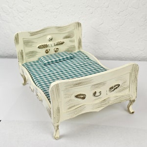 Vintage Dollhouse Victorian Bed | Antique Miniature Double Bed | Cream & Gold Dollhouse Furniture | Mini Bedroom Decor | Dollhouse Bedroom