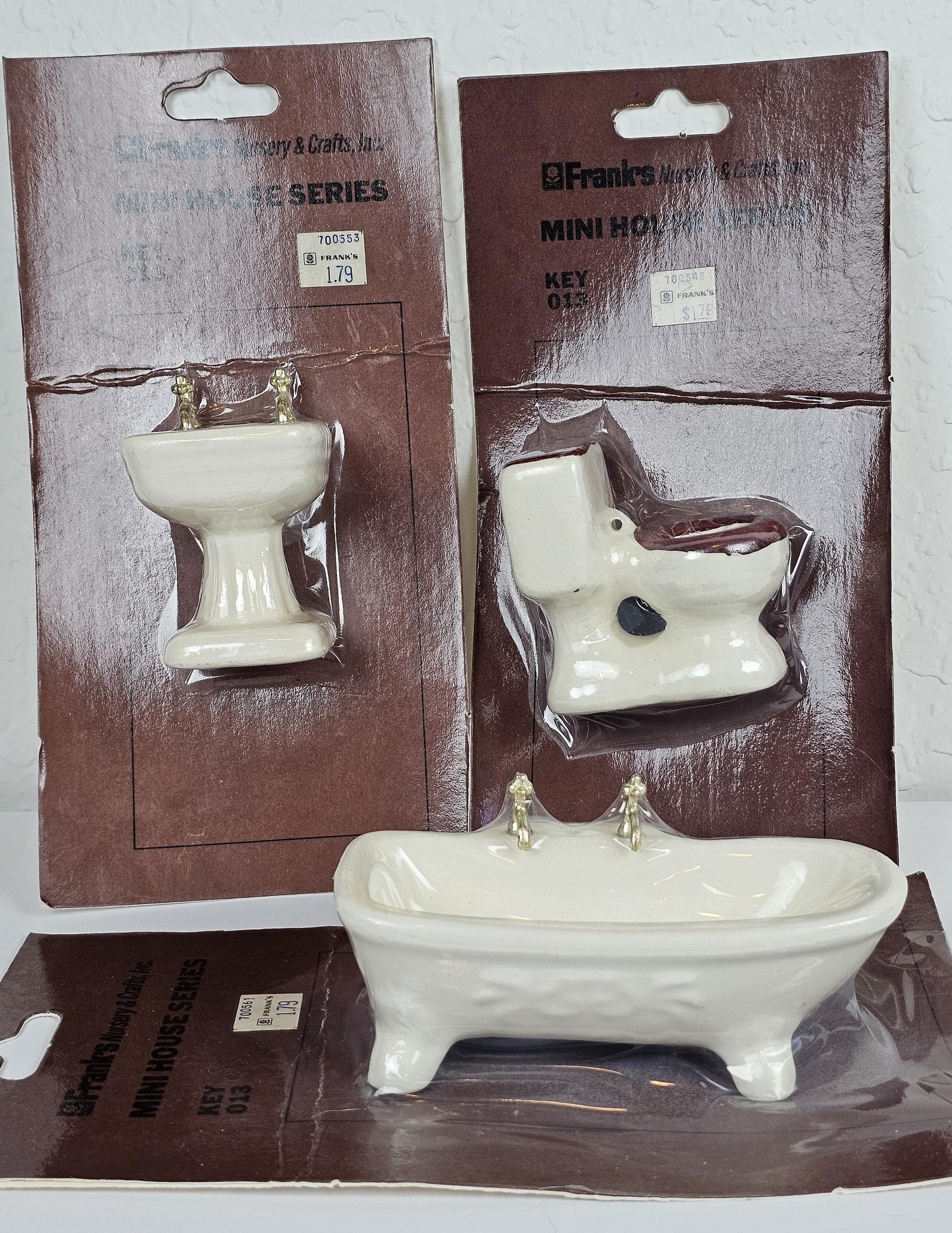 Antique Dollhouse Bathroom Fixtures, Vintage Dollhouse Bathroom Set ...