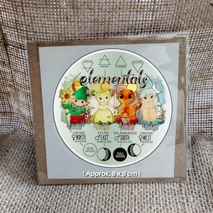 Elementales Elementos Tierra Aire Fuego Agua PEGATINA Pagano Wicca Etiqueta Adhesiva Wiccan Fases Lunares Astrología Tarot 80 mm Círculo Grimorio Pegatina
