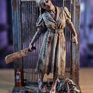 Diorama de enfermera cabezona de Silent Hill de 25 cm – Figura de terror pintada a mano – Estatua de enfermera impresa en 3D – Decoración de terror para Halloween