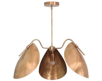 Messing tulp kroonluchter, hanglamp met 3 armen in mid-century stijl, sculpturale bladkap, handgemaakte messing verlichting, Italiaanse stijl