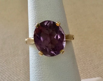 Vintage Late 1960s c. 5cts Faceted Oval Amethyst  14K Gold Ring - Size 6 1/4 - My Price Reflects Hydrothermal Stone -