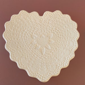 Bath and Body Works Heart Shaped  Plate