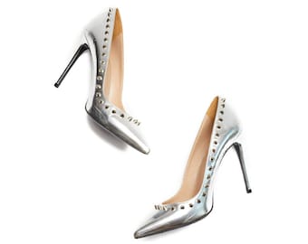 vintage Y2K BARBARA BUI pumps / silver spike studs / mirrored metallic leather / pointy toe / stiletto heel / Made in Italy