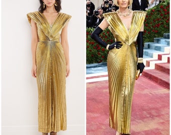 vintage 80's LORIS AZZARO gown / gold lamé lurex / sunray knife pleats / structured shoulders / Met Gala / evening dress / Amber Valletta